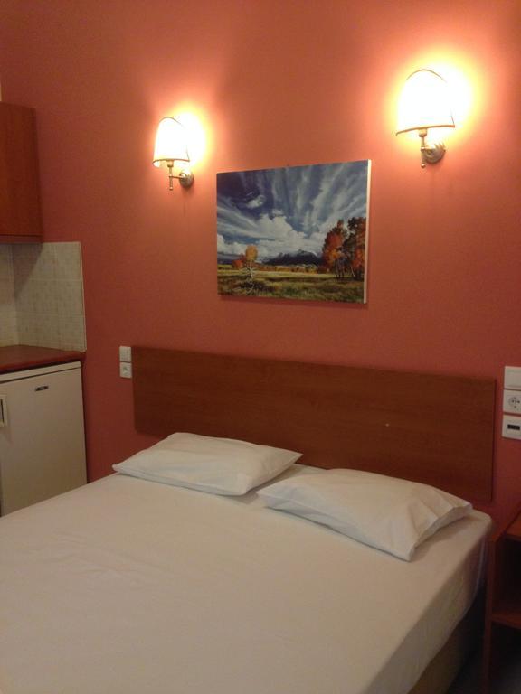 Marvi Hotel カメナブルナ エクステリア 写真
